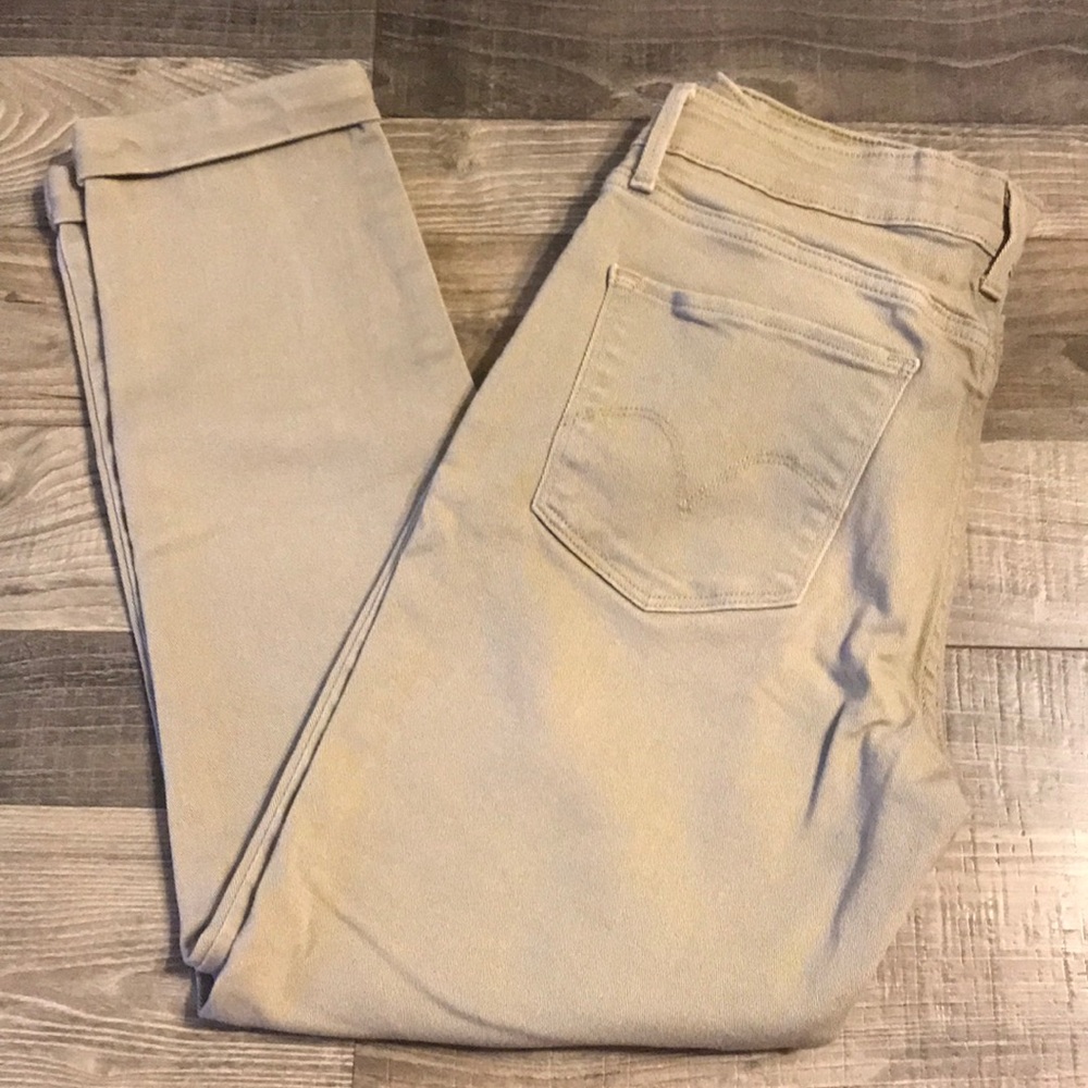 Women’s Levi Khaki Pant